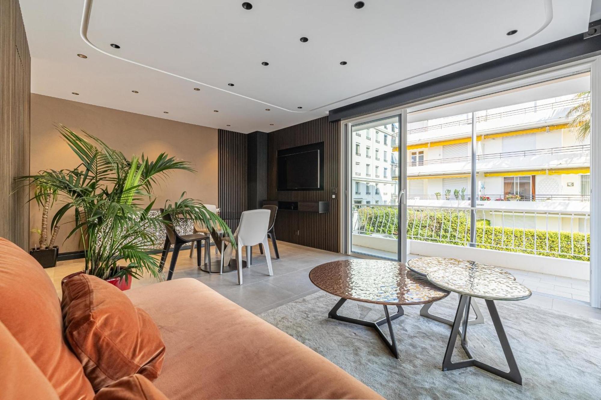 Appartement Ref 1997 - - Sea View For Rent Cannes