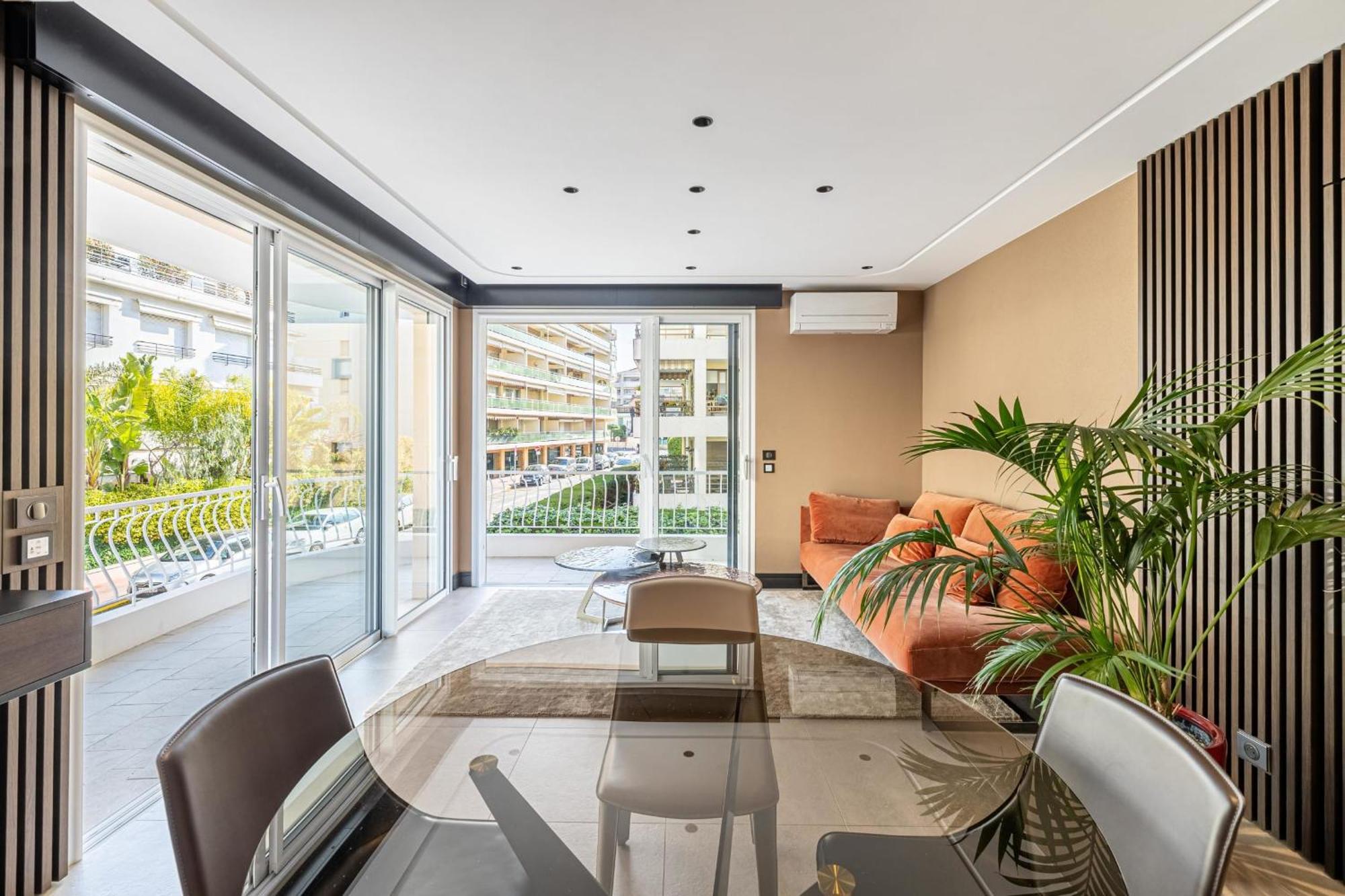 Ref 1997 - - Sea View For Rent Cannes